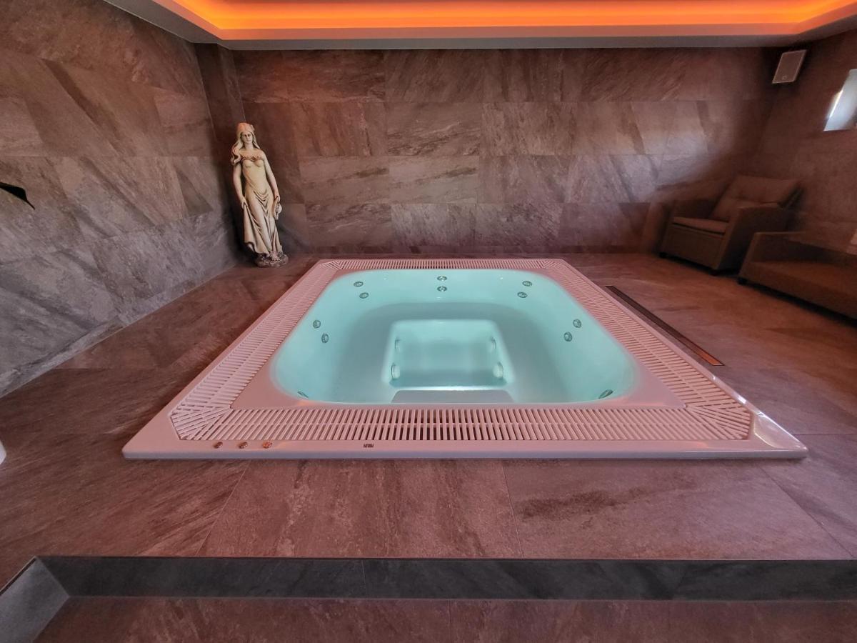 Chaty Krusetnica S Luxusnym Privatnym Wellness Exterior foto